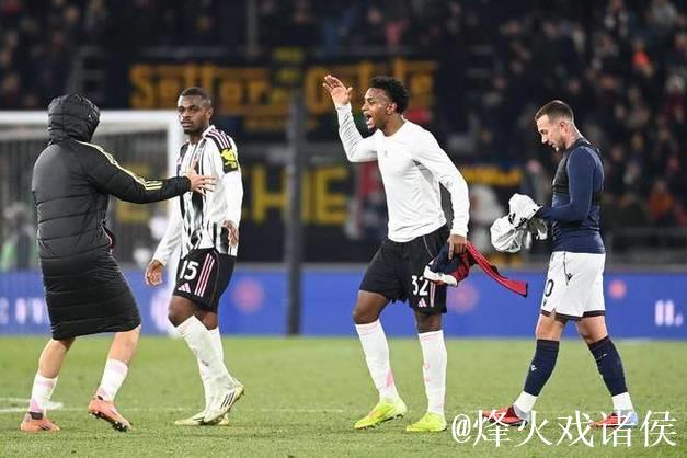 尤文战胜博洛尼亚，卡瓦尔进球，戴维进球被吹，赫格姆红牌罚下！